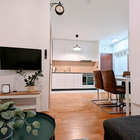 Doma-Lu Apartment-Near Airport And Highway- Free Parking Velika Mlaka Εξωτερικό φωτογραφία